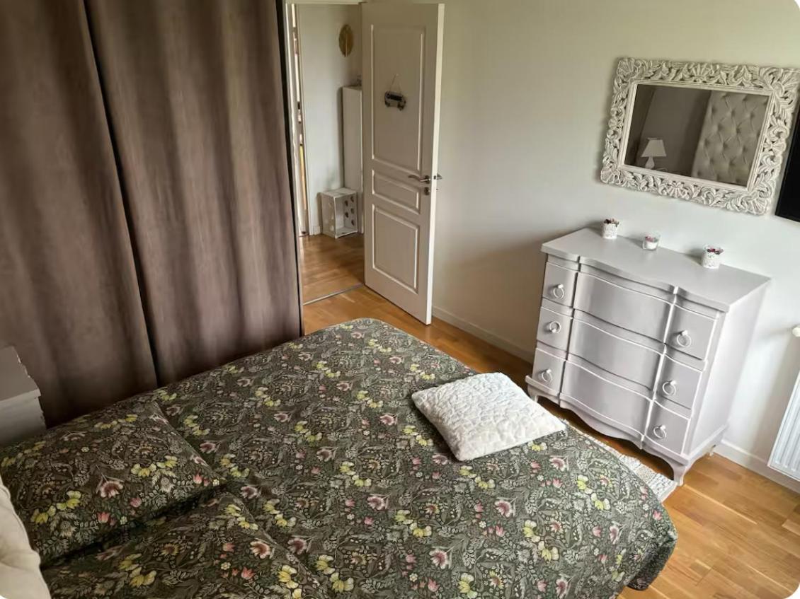 Logement A Cote De L'Aeroport Orly อติส-มงส์ ภายนอก รูปภาพ